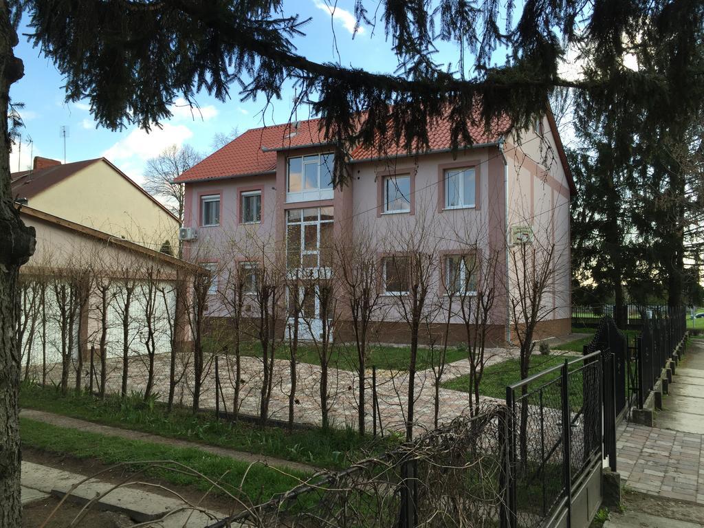 Platan Apartman Hajduszoboszlo Exterior photo